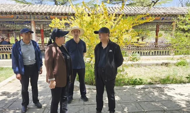 吕刚以“四不两直”方式检查督导“五一”假期旅游市场、安全生产和值班值守工作