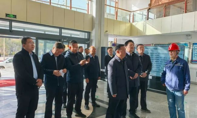 吕刚、尕玛朋措宣讲党的二十届四中全会精神 督导调研工业生产、农牧民增收和生态环境治理工作