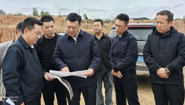 李正业下沉一线督导农田灌溉设施运行及地质灾害风险防范工作