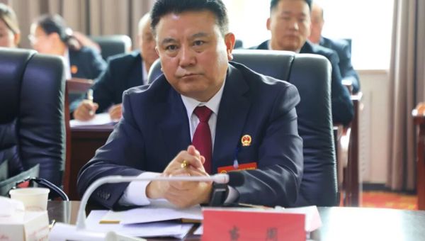 当周参加贵德代表团审议